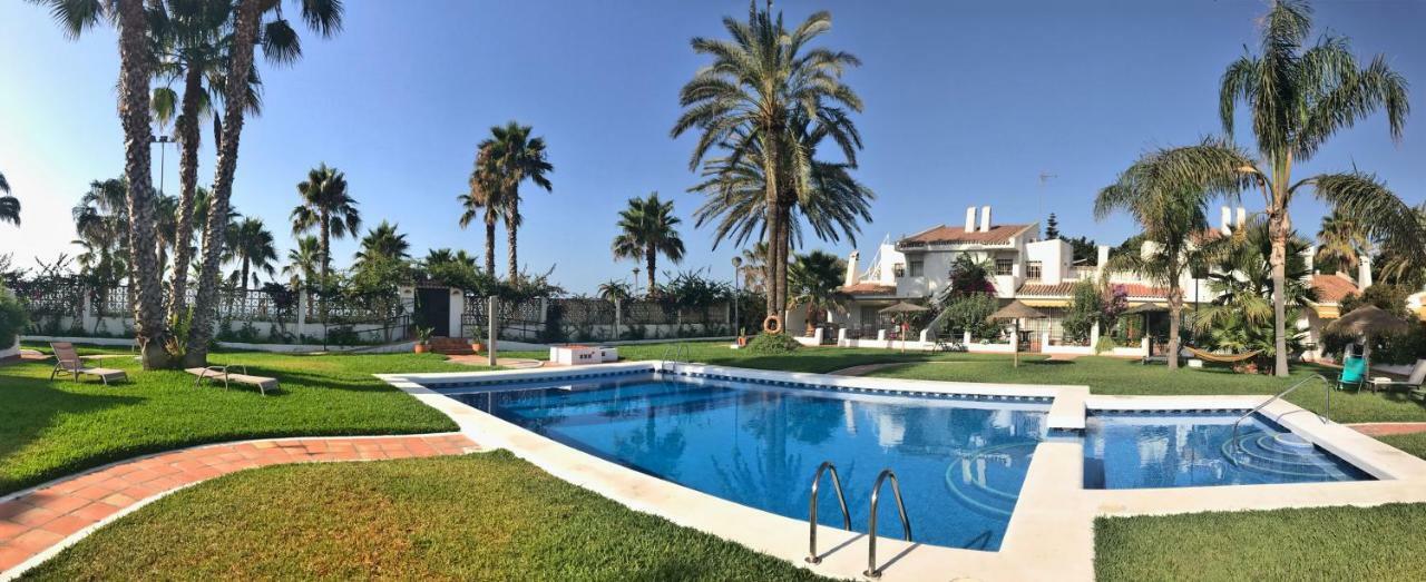 Beachfront Oasis In Costa Del Sol. Калета Де Велес Екстериор снимка