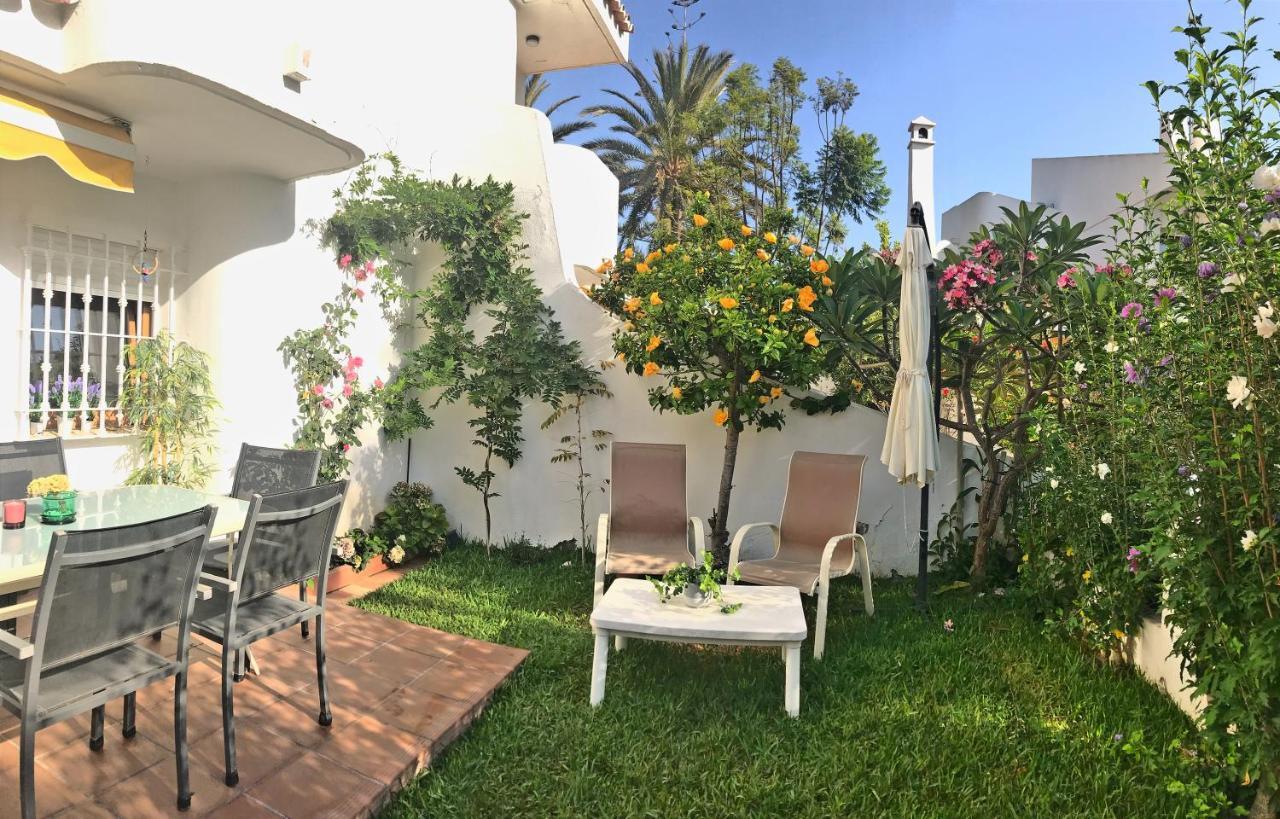 Beachfront Oasis In Costa Del Sol. Калета Де Велес Екстериор снимка